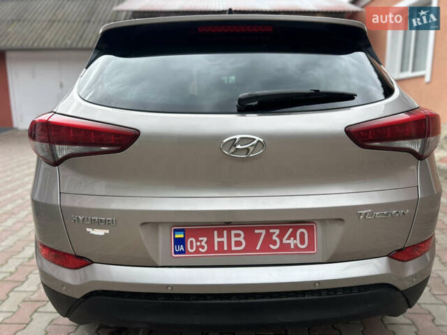 Серый Хендай Туксон, объемом двигателя 0 л и пробегом 219 тыс. км за 19499 $, фото 8 на Automoto.ua