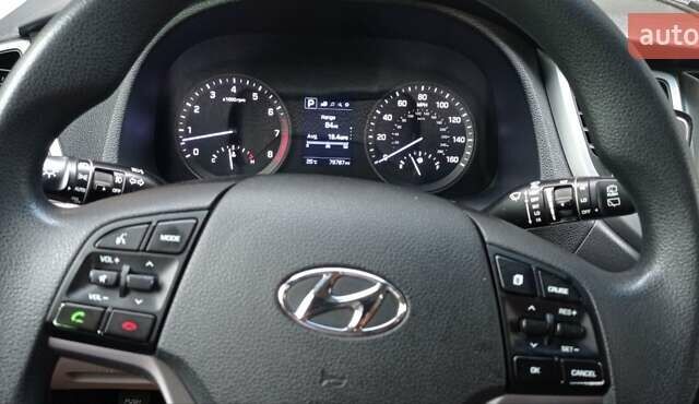 Серый Хендай Туксон, объемом двигателя 2 л и пробегом 128 тыс. км за 16500 $, фото 4 на Automoto.ua