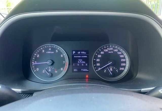 Сірий Хендай Туксон, об'ємом двигуна 2 л та пробігом 71 тис. км за 9100 $, фото 4 на Automoto.ua