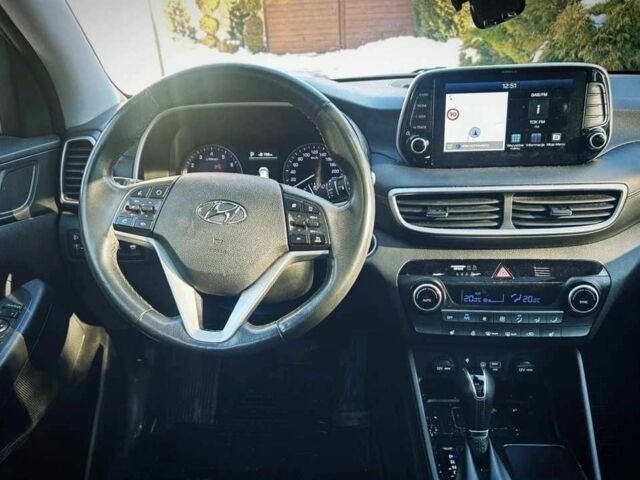 Серый Хендай Туксон, объемом двигателя 2 л и пробегом 96 тыс. км за 10000 $, фото 10 на Automoto.ua