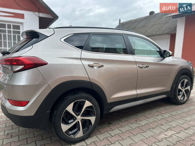 Серый Хендай Туксон, объемом двигателя 0 л и пробегом 219 тыс. км за 19499 $, фото 11 на Automoto.ua