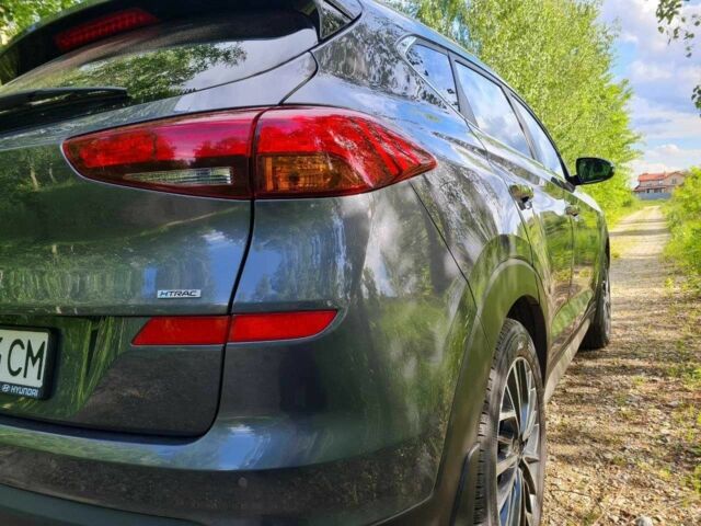 Серый Хендай Туксон, объемом двигателя 2 л и пробегом 168 тыс. км за 18400 $, фото 3 на Automoto.ua