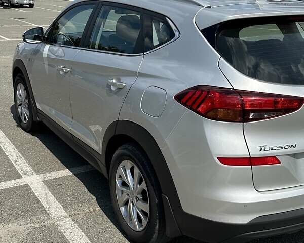 Хендай Туксон 2018 в Киеве на Automoto.ua Серый Хендай Туксон, объемом двигателя 2 л и пробегом 90 тыс. км за 22000 $, фото 7 на Automoto.ua
