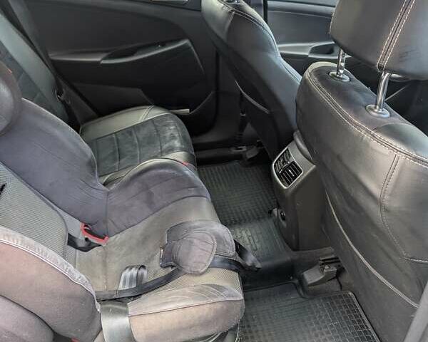 Сірий Хендай Туксон, об'ємом двигуна 2 л та пробігом 72 тис. км за 21600 $, фото 13 на Automoto.ua