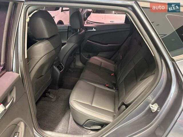 Серый Хендай Туксон, объемом двигателя 2 л и пробегом 69 тыс. км за 20900 $, фото 16 на Automoto.ua