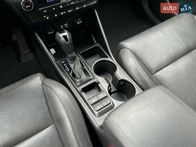 Серый Хендай Туксон, объемом двигателя 1.6 л и пробегом 92 тыс. км за 17900 $, фото 46 на Automoto.ua