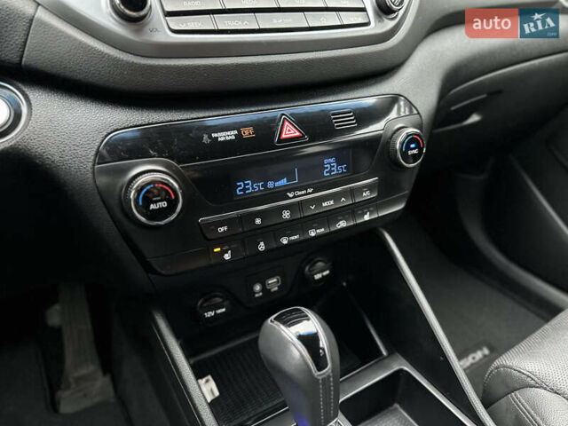 Серый Хендай Туксон, объемом двигателя 1.6 л и пробегом 92 тыс. км за 17900 $, фото 45 на Automoto.ua