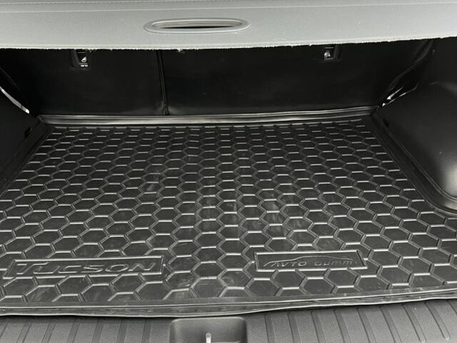 Серый Хендай Туксон, объемом двигателя 2 л и пробегом 92 тыс. км за 20500 $, фото 8 на Automoto.ua