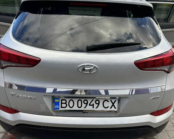 Хендай Туксон 2018 в Тернополе на Automoto.ua Серый Хендай Туксон, объемом двигателя 2 л и пробегом 123 тыс. км за 15200 $, фото 3 на Automoto.ua
