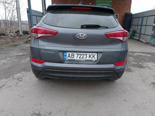 Сірий Хендай Туксон, об'ємом двигуна 2 л та пробігом 128 тис. км за 16800 $, фото 8 на Automoto.ua