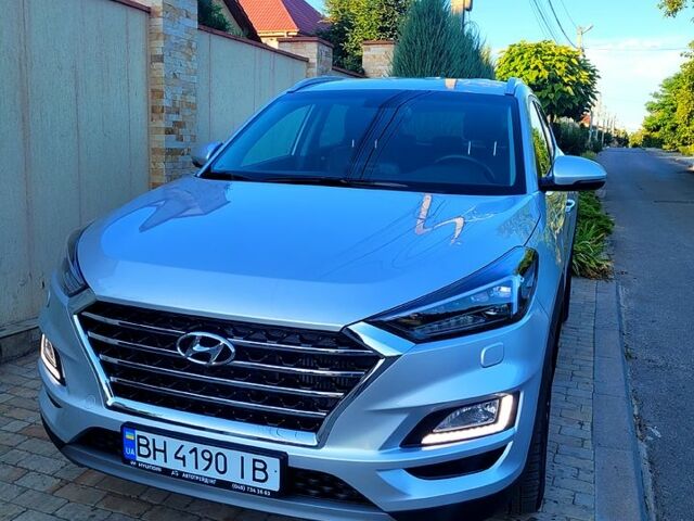 Сірий Хендай Туксон, об'ємом двигуна 2 л та пробігом 28 тис. км за 24500 $, фото 1 на Automoto.ua