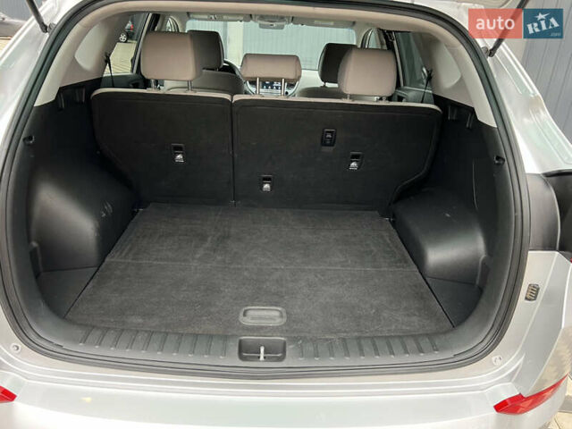 Серый Хендай Туксон, объемом двигателя 2 л и пробегом 123 тыс. км за 14999 $, фото 23 на Automoto.ua