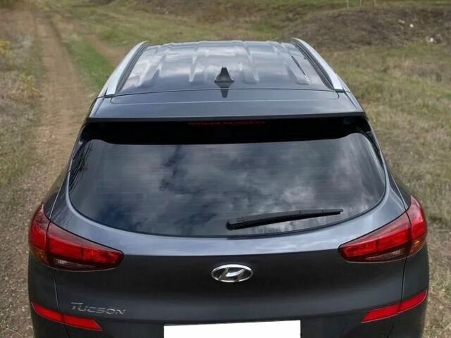 Серый Хендай Туксон, объемом двигателя 2 л и пробегом 99 тыс. км за 9600 $, фото 6 на Automoto.ua