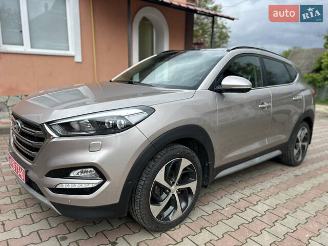 Серый Хендай Туксон, объемом двигателя 0 л и пробегом 219 тыс. км за 19499 $, фото 2 на Automoto.ua
