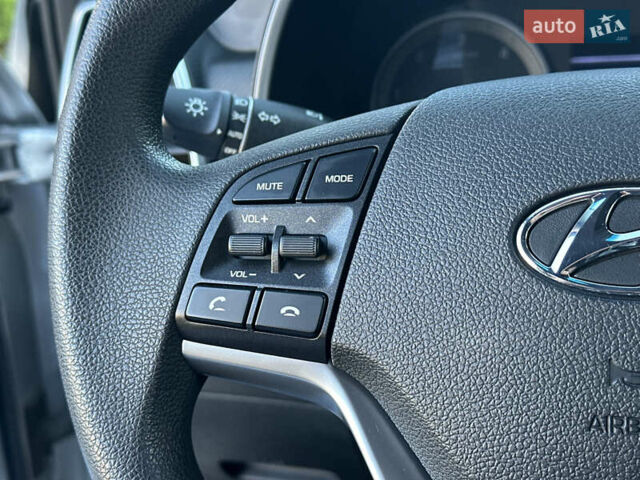 Сірий Хендай Туксон, об'ємом двигуна 1.6 л та пробігом 102 тис. км за 21500 $, фото 13 на Automoto.ua