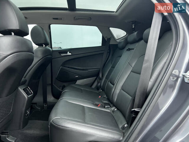 Серый Хендай Туксон, объемом двигателя 2 л и пробегом 117 тыс. км за 20600 $, фото 25 на Automoto.ua