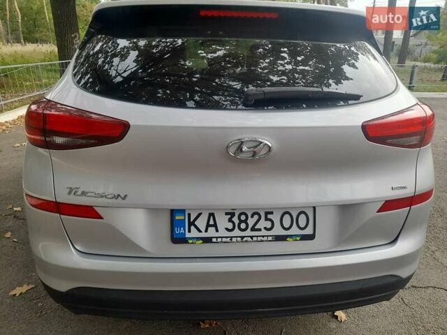 Хендай Туксон 2018 в Киеве на Automoto.ua Серый Хендай Туксон, объемом двигателя 2 л и пробегом 126 тыс. км за 19000 $, фото 14 на Automoto.ua
