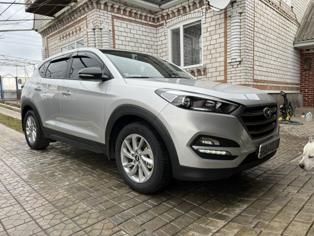 Серый Хендай Туксон, объемом двигателя 2 л и пробегом 92 тыс. км за 20500 $, фото 2 на Automoto.ua