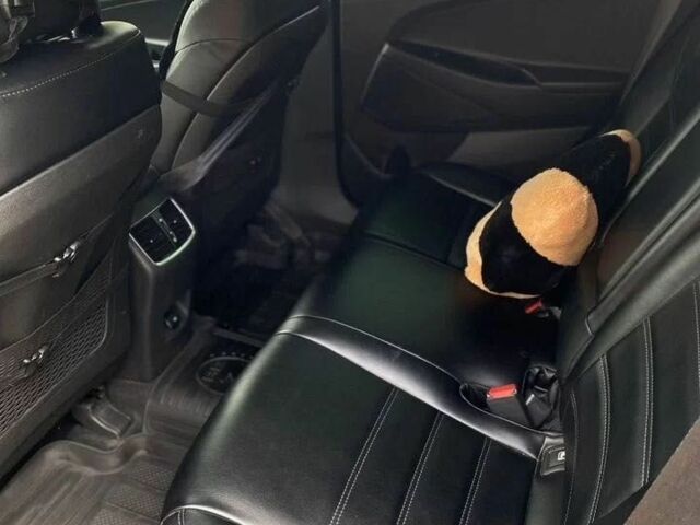 Серый Хендай Туксон, объемом двигателя 2 л и пробегом 99 тыс. км за 9600 $, фото 18 на Automoto.ua