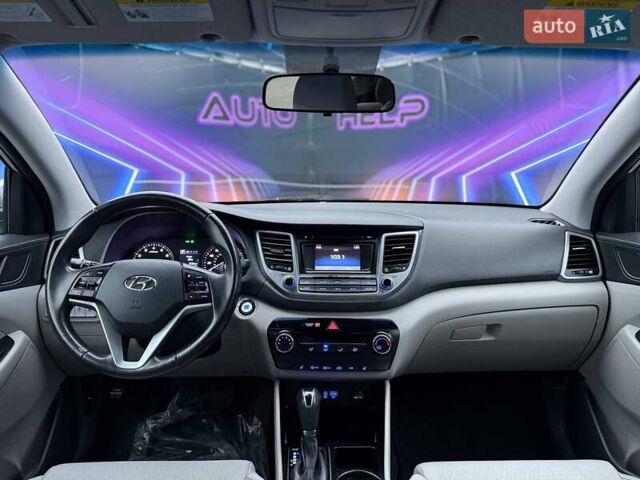 Серый Хендай Туксон, объемом двигателя 1.6 л и пробегом 66 тыс. км за 16999 $, фото 5 на Automoto.ua