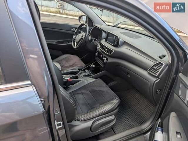 Сірий Хендай Туксон, об'ємом двигуна 2 л та пробігом 72 тис. км за 21600 $, фото 17 на Automoto.ua