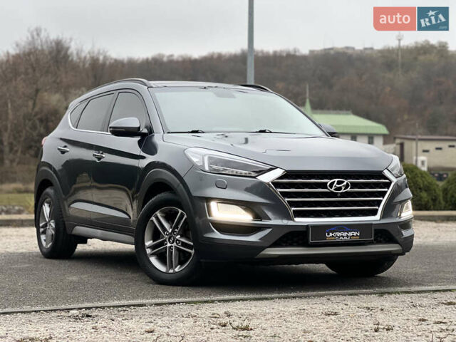 Серый Хендай Туксон, объемом двигателя 2 л и пробегом 117 тыс. км за 20600 $, фото 5 на Automoto.ua