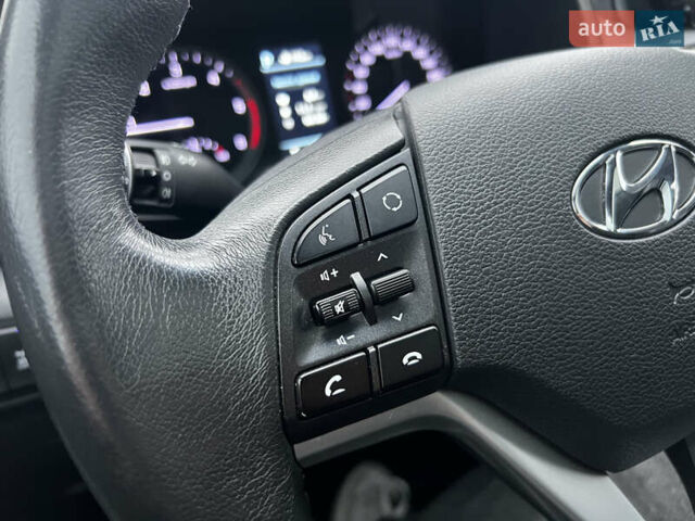 Серый Хендай Туксон, объемом двигателя 2 л и пробегом 117 тыс. км за 20600 $, фото 31 на Automoto.ua