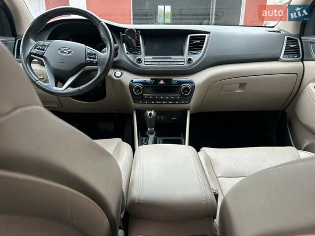 Серый Хендай Туксон, объемом двигателя 0 л и пробегом 219 тыс. км за 19499 $, фото 21 на Automoto.ua