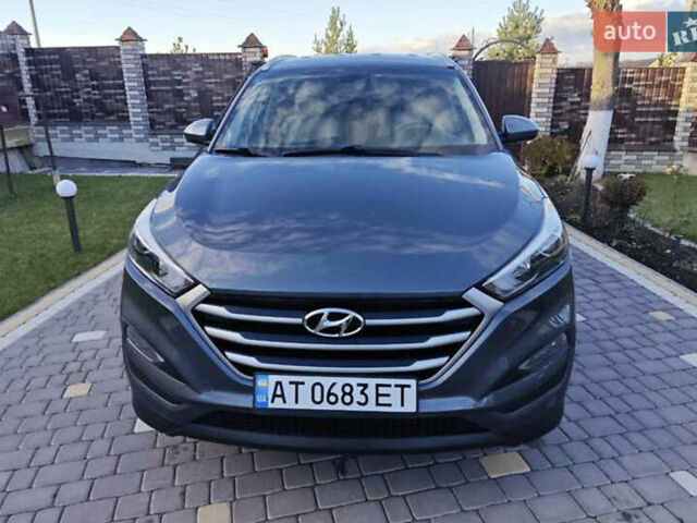 Серый Хендай Туксон, объемом двигателя 2 л и пробегом 68 тыс. км за 15500 $, фото 5 на Automoto.ua