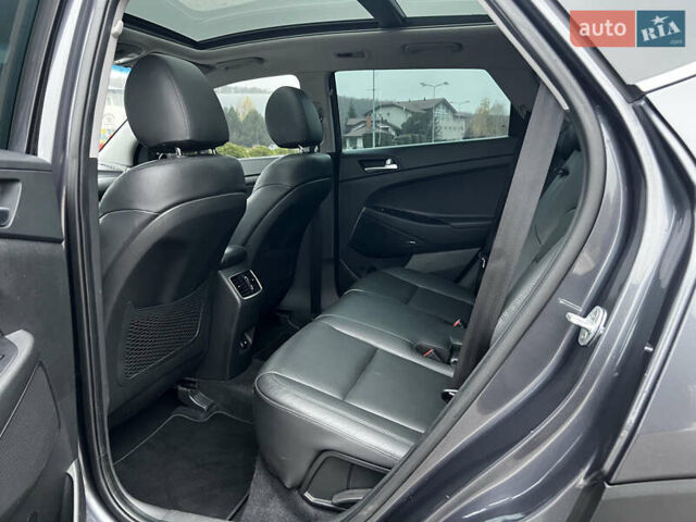 Серый Хендай Туксон, объемом двигателя 2 л и пробегом 117 тыс. км за 20600 $, фото 27 на Automoto.ua