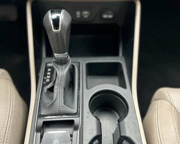 Серый Хендай Туксон, объемом двигателя 0 л и пробегом 219 тыс. км за 19499 $, фото 22 на Automoto.ua