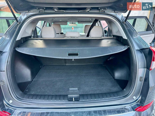 Сірий Хендай Туксон, об'ємом двигуна 2 л та пробігом 184 тис. км за 13950 $, фото 72 на Automoto.ua