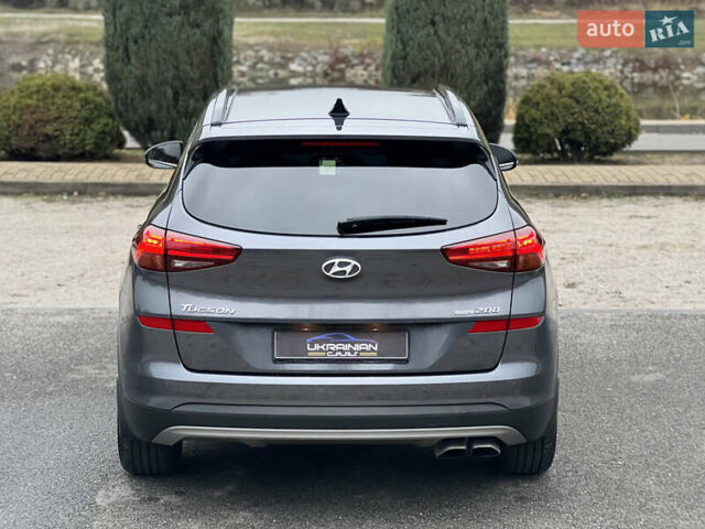 Серый Хендай Туксон, объемом двигателя 2 л и пробегом 117 тыс. км за 20600 $, фото 15 на Automoto.ua