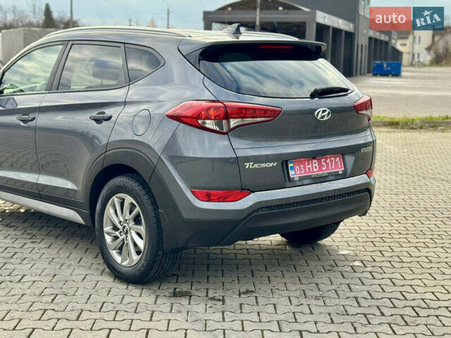 Серый Хендай Туксон, объемом двигателя 2 л и пробегом 183 тыс. км за 13750 $, фото 9 на Automoto.ua