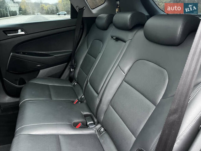 Серый Хендай Туксон, объемом двигателя 2 л и пробегом 117 тыс. км за 20600 $, фото 26 на Automoto.ua