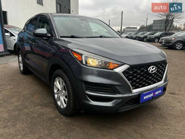 Серый Хендай Туксон, объемом двигателя 1.98 л и пробегом 139 тыс. км за 19500 $, фото 2 на Automoto.ua