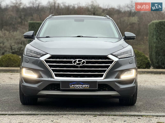 Серый Хендай Туксон, объемом двигателя 2 л и пробегом 117 тыс. км за 20600 $, фото 6 на Automoto.ua