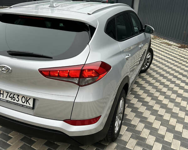 Серый Хендай Туксон, объемом двигателя 2 л и пробегом 123 тыс. км за 14999 $, фото 20 на Automoto.ua