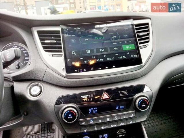Сірий Хендай Туксон, об'ємом двигуна 2 л та пробігом 61 тис. км за 21900 $, фото 6 на Automoto.ua