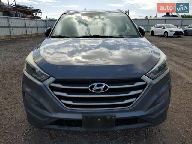 Хендай Туксон 2018 у Тернополі на Automoto.ua Сірий Хендай Туксон, об'ємом двигуна 2 л та пробігом 147 тис. км за 3200 $, фото 4 на Automoto.ua