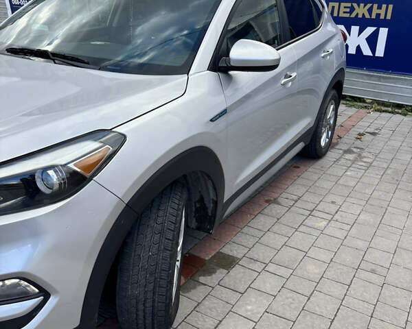 Хендай Туксон 2018 в Тернополе на Automoto.ua Серый Хендай Туксон, объемом двигателя 2 л и пробегом 123 тыс. км за 15200 $, фото 1 на Automoto.ua