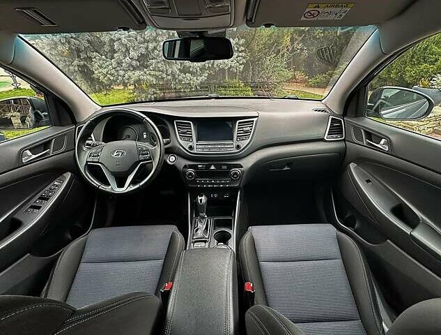 Хендай Туксон 2018 в Каменце-Подольском на Automoto.ua Серый Хендай Туксон, объемом двигателя 2 л и пробегом 72 тыс. км за 18800 $, фото 45 на Automoto.ua