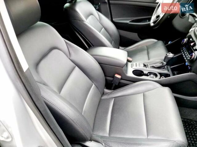 Сірий Хендай Туксон, об'ємом двигуна 2 л та пробігом 61 тис. км за 21900 $, фото 7 на Automoto.ua
