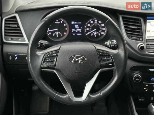 Серый Хендай Туксон, объемом двигателя 1.6 л и пробегом 92 тыс. км за 17900 $, фото 37 на Automoto.ua