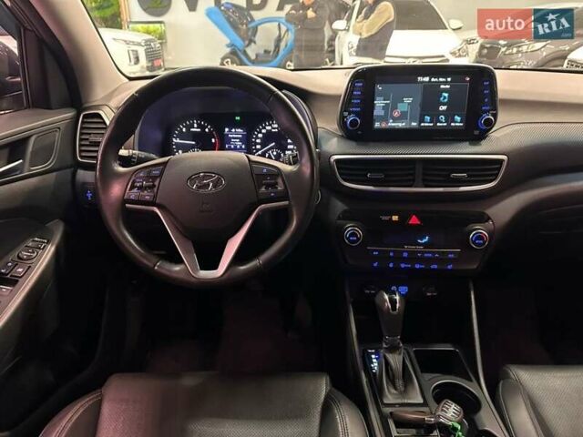Серый Хендай Туксон, объемом двигателя 2 л и пробегом 69 тыс. км за 20900 $, фото 12 на Automoto.ua