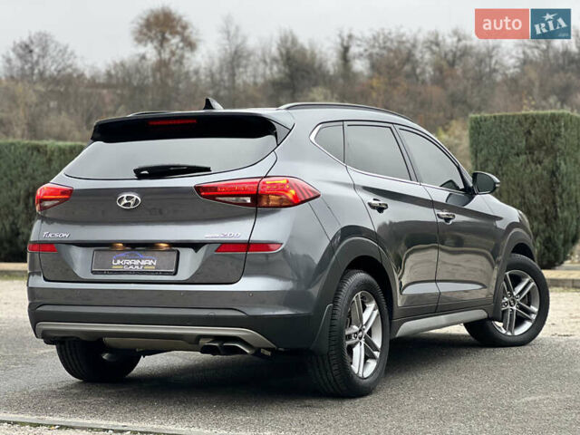 Серый Хендай Туксон, объемом двигателя 2 л и пробегом 117 тыс. км за 20600 $, фото 9 на Automoto.ua