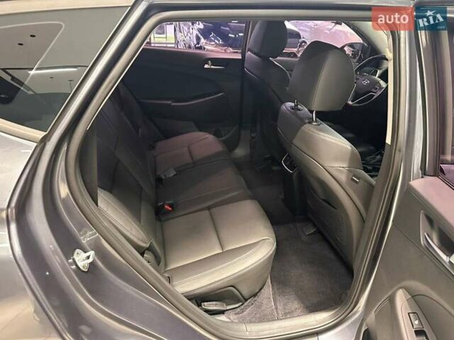 Серый Хендай Туксон, объемом двигателя 2 л и пробегом 69 тыс. км за 20900 $, фото 18 на Automoto.ua