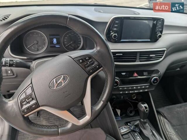 Сірий Хендай Туксон, об'ємом двигуна 2 л та пробігом 72 тис. км за 21600 $, фото 10 на Automoto.ua