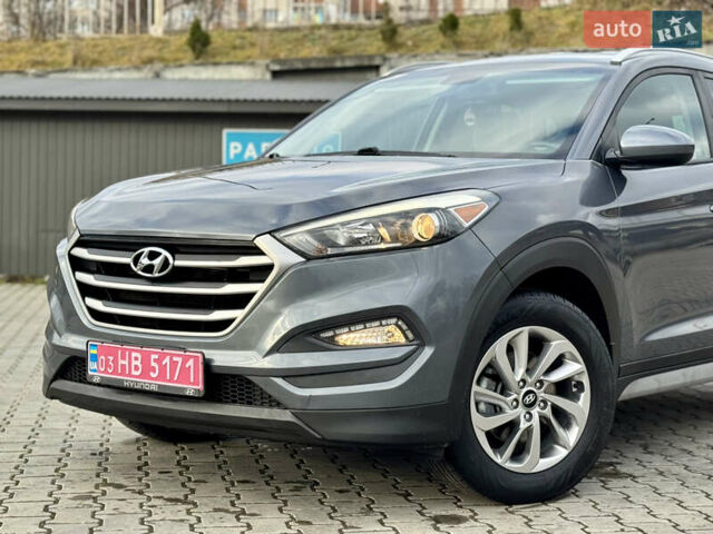 Серый Хендай Туксон, объемом двигателя 2 л и пробегом 183 тыс. км за 13750 $, фото 58 на Automoto.ua