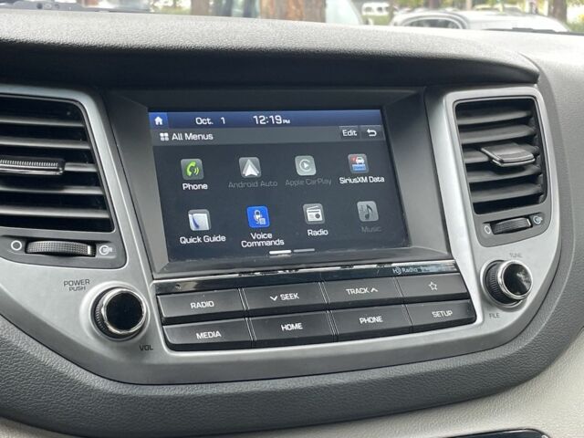 Сірий Хендай Туксон, об'ємом двигуна 2 л та пробігом 150 тис. км за 17999 $, фото 17 на Automoto.ua